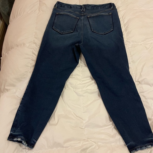 Good American Size 18 light compression jeans - Picture 2 of 3